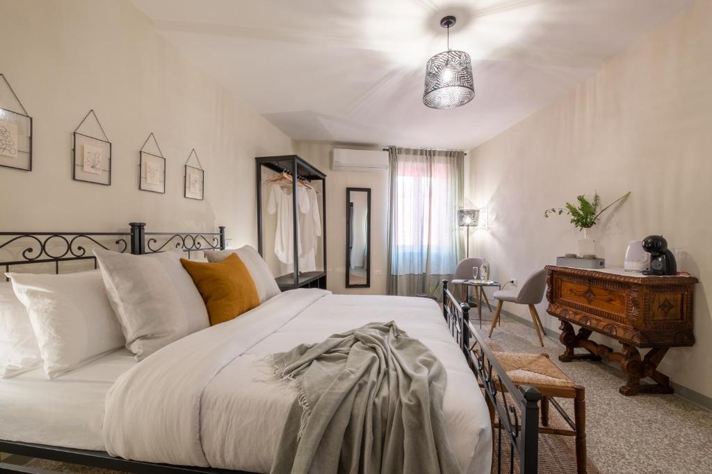 Camera di un B&B pronta ad accogliere gli ospiti